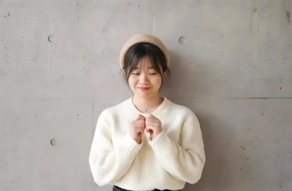 罗福莉深夜发声：我不是天才少女 捧得多高摔得多重