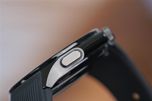 全球首发无感高血压风险评估！OPPO Watch X2图赏