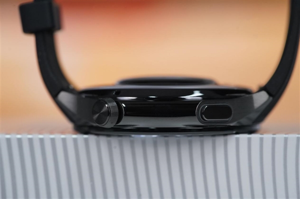 全球首发无感高血压风险评估！OPPO Watch X2图赏