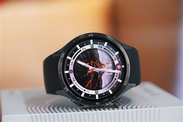 全球首发无感高血压风险评估！OPPO Watch X2图赏