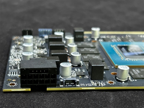 炫酷来袭 耕升 GeForce RTX  5070 Ti 炫光·超 OC带来超高性能