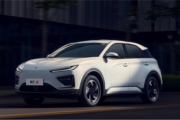 活久见！哪吒汽车客服忘挂电话爆粗口辱骂车主：录音曝光