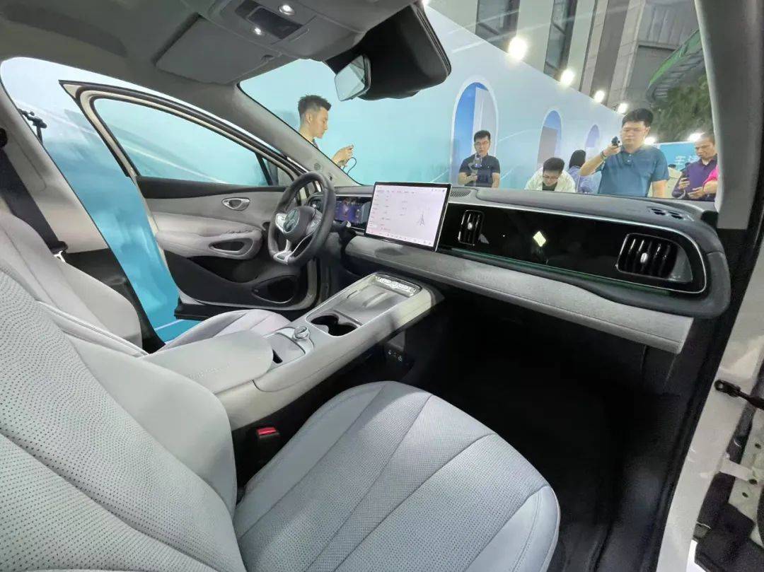 11.78万元起，海狮05EV：标配天神之眼，更有冷暖冰箱
