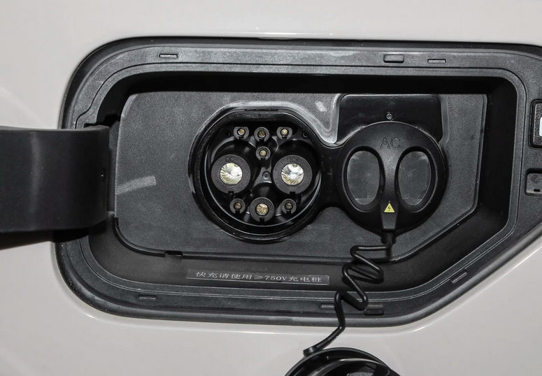 20.39万起，外观时尚动力强，配置丰富空间还足，综合实力蛮强的