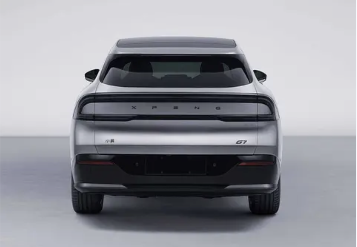 小鹏G7内饰曝光：极简风格与智能科技的完美融合