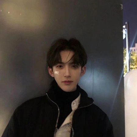 2021好看的让人惊艳的帅哥图片 遇到对的人不存在让你半夜深思