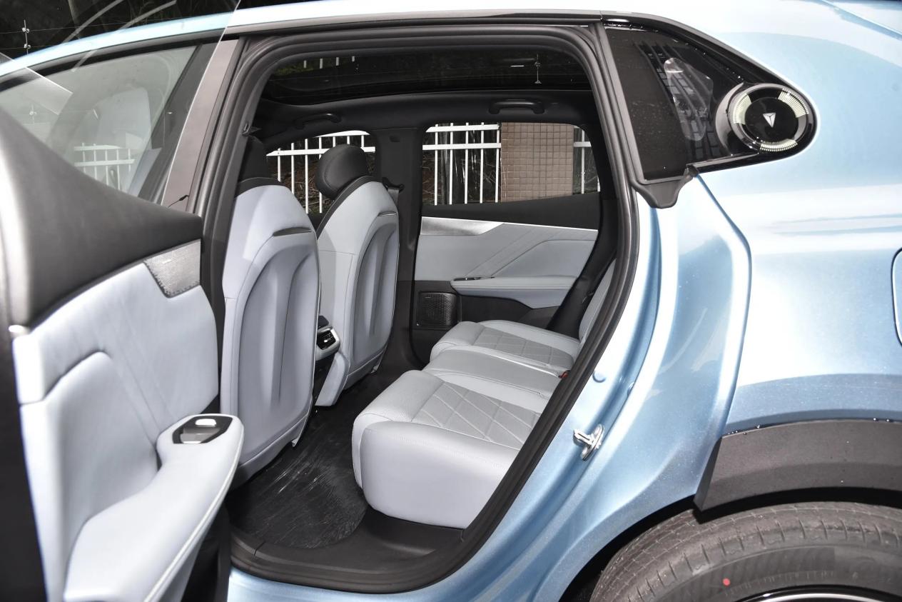 混动SUV双雄会，深蓝S05对比银河星舰7 EM-i，谁更胜一筹？