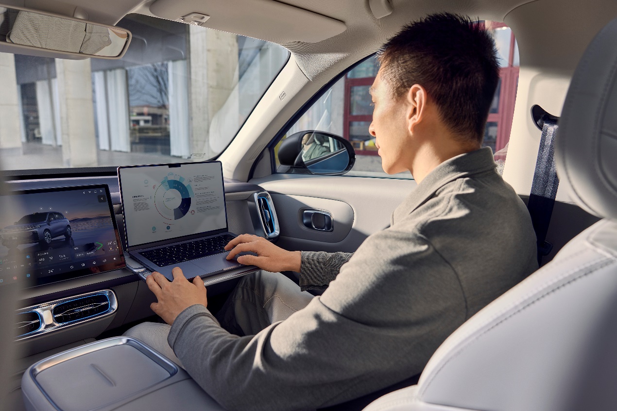 高通双旗舰芯片+激光雷达，零跑B10预售10.98万元起