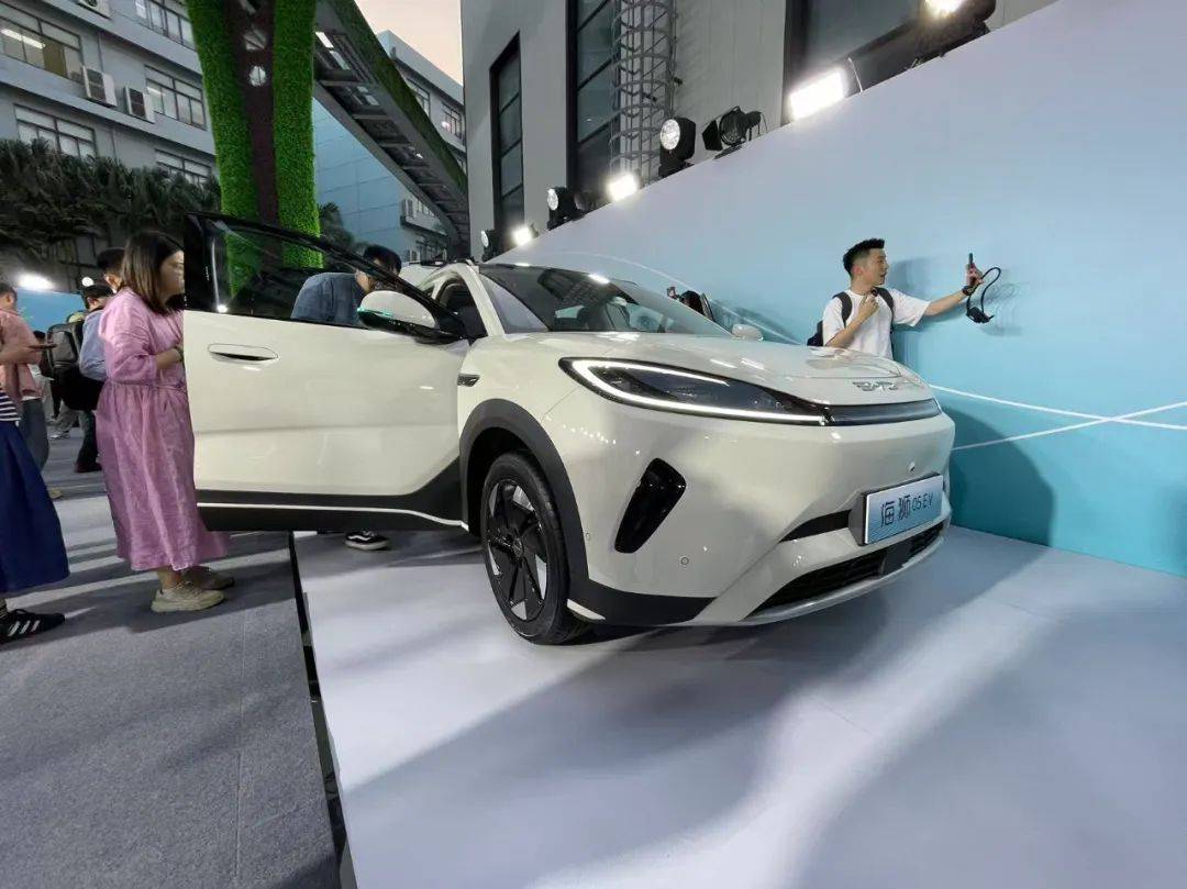 11.78万元起，海狮05EV：标配天神之眼，更有冷暖冰箱