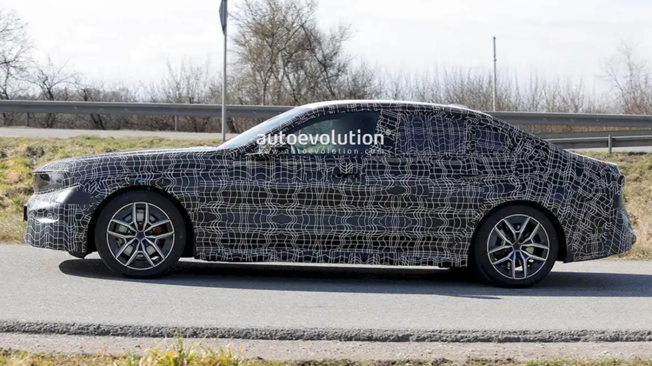 新款宝马5系曝光！外观变化极大，有望采用NK前脸，这你受得了吗？