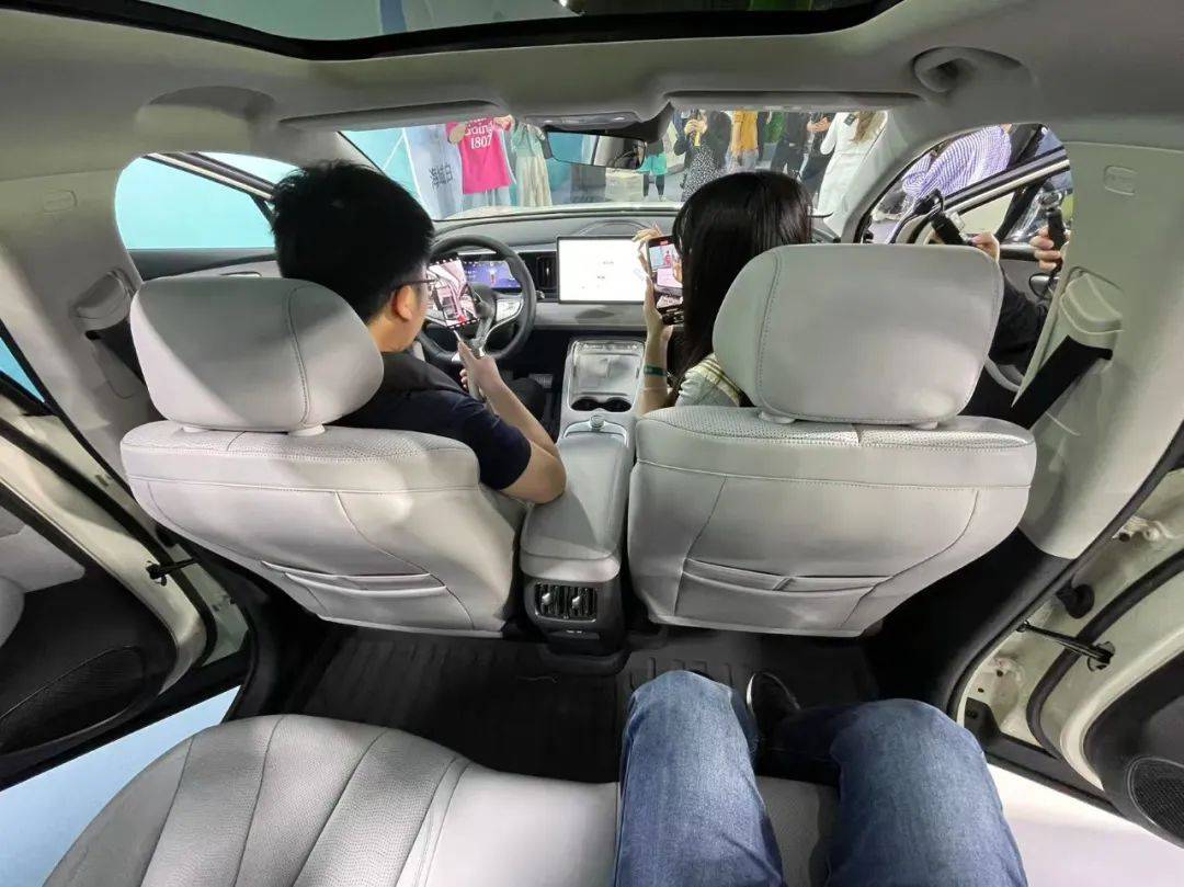 11.78万元起，海狮05EV：标配天神之眼，更有冷暖冰箱