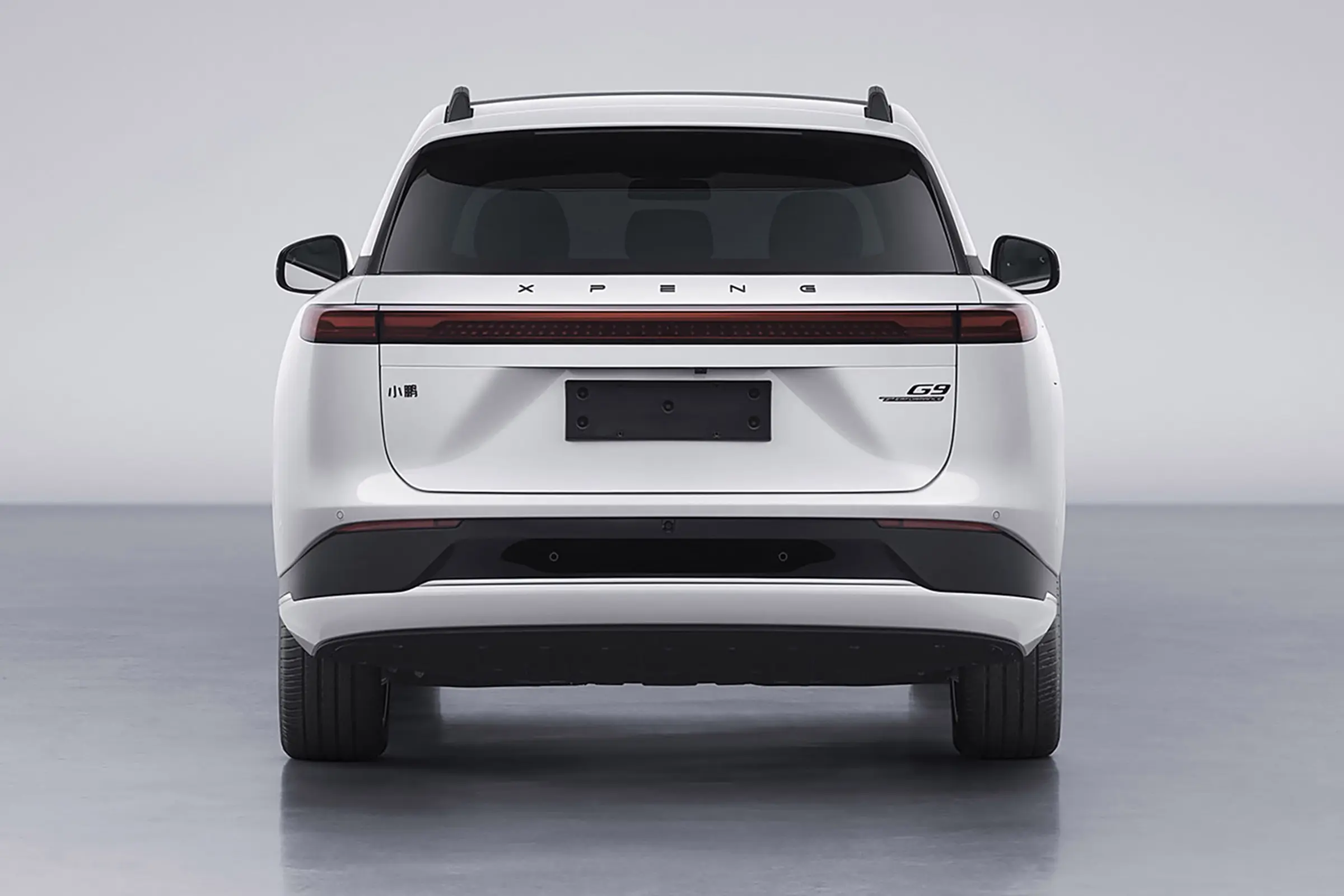 全系标配双腔空气悬架，2025款小鹏G9正式亮相，对标问界M9