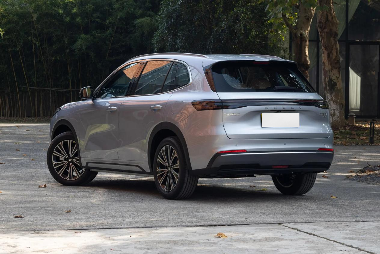 混动SUV双雄会，深蓝S05对比银河星舰7 EM-i，谁更胜一筹？