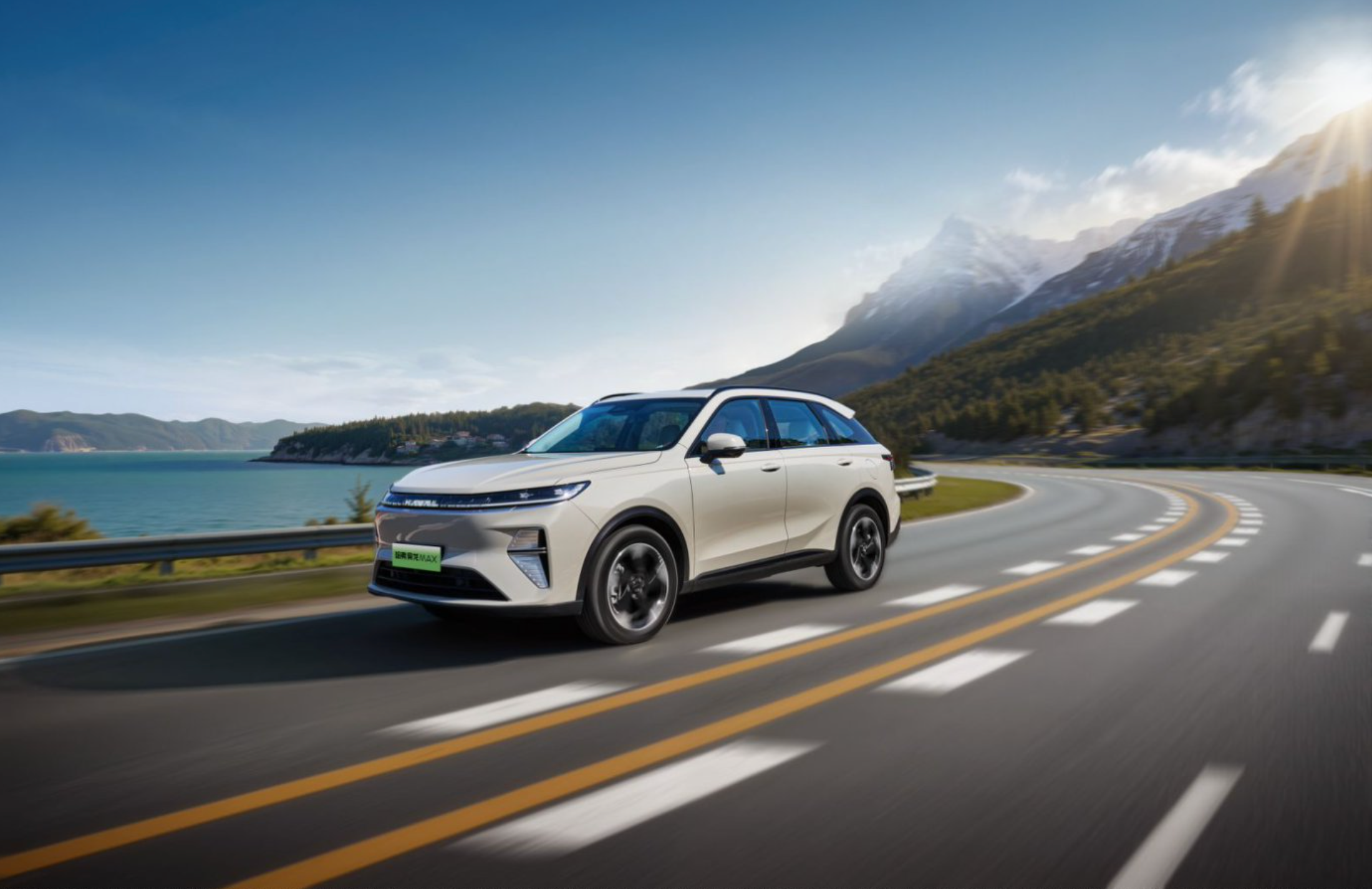 率先搭载第二代Hi4四驱电混技术，二代哈弗枭龙MAX预售价13.88万起