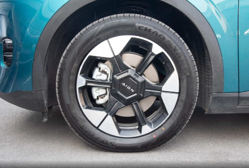 “小车大做”，让纯电代步脱离紧凑，埃安AION UT购车指南