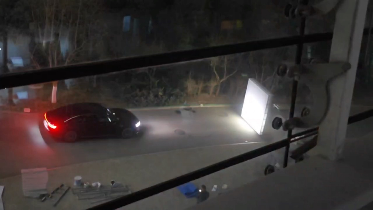 又有黑科技？曝享界S9增程版实车首测，大灯竟然能用来看电影