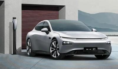 小鹏P7电动汽车价格及图片 最新2022款报价23万