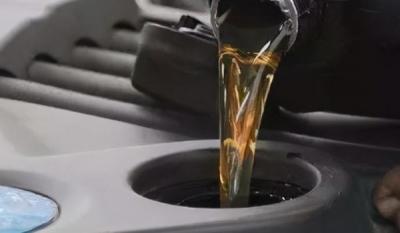 发动机缺机油会出现什么症状