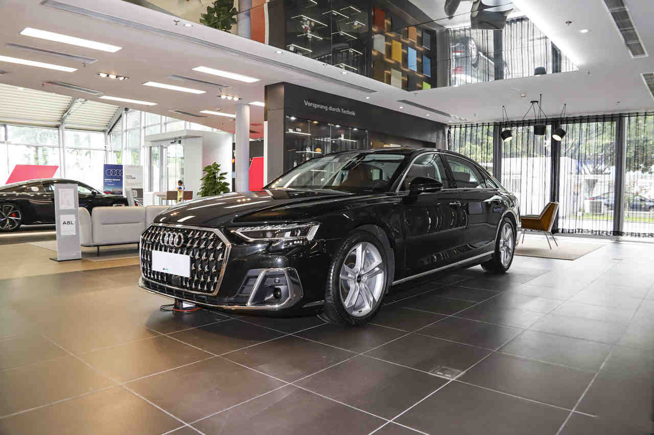 新款奥迪a8首付多少钱能提车 两种付款方案