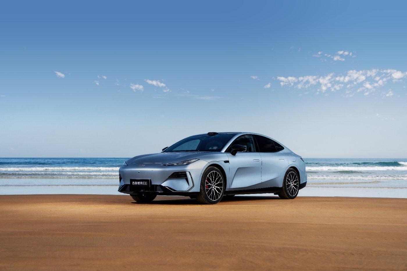 吉利汽车一季度总销量突破70万辆，新能源近34万辆同比大增135%