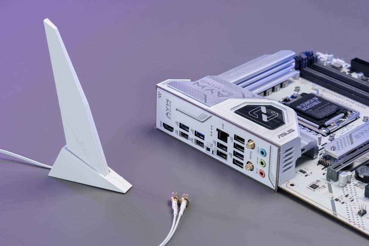 高端Zen5平台的实用之选! 华硕X870 AYW GAMING WIFI W哎呦喂测评