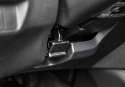 飞度方向盘怎么调节，飞度方向盘怎么调高度