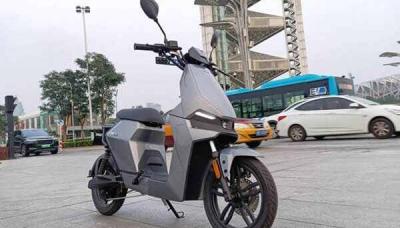 电动车保险丝在哪个位置