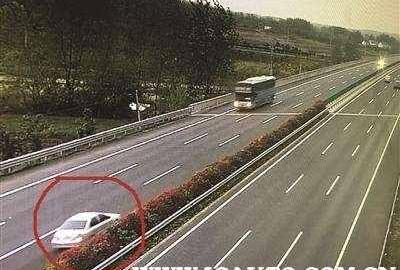 逆向行驶属于什么行为