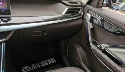 吉利嘉际空调滤芯在哪个位置 位于副驾驶手套箱里面