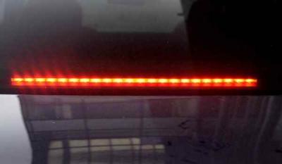 汽车刹车灯一直亮怎么回事