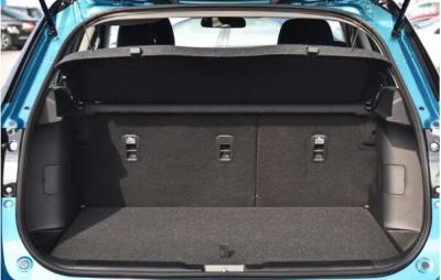 铃木维特拉后备箱尺寸 后排坐3人都没有拥挤的感觉