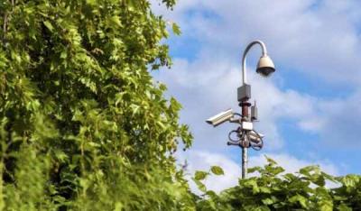 毁坏别人车但发现不了，怎么不留痕迹的弄坏汽车