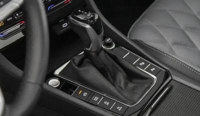 大众速腾是什么变速箱 采用两种变速箱（5MT/7DCT）