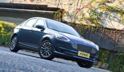 福睿斯后备箱隐藏开关