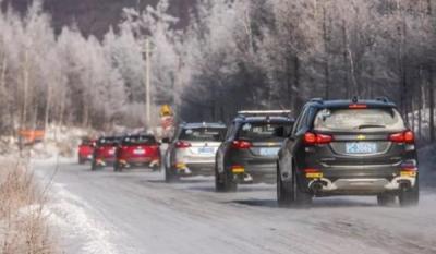 驾驶机动车在冰雪路面行车注意什么