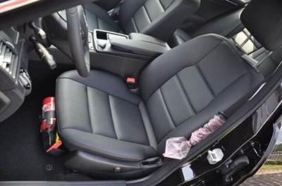 车载灭火器应该放哪里，放后备箱是最愚蠢没用的