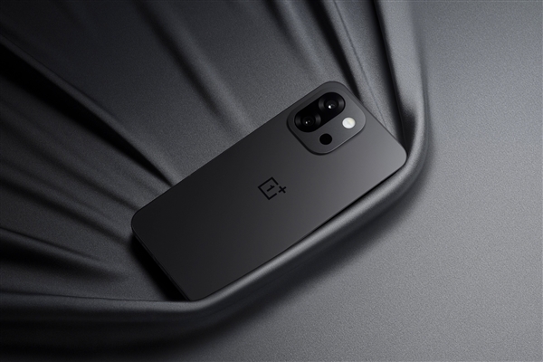 中国唯一自研显示科学产线打造！一加13T屏幕规格揭晓：最强小直屏