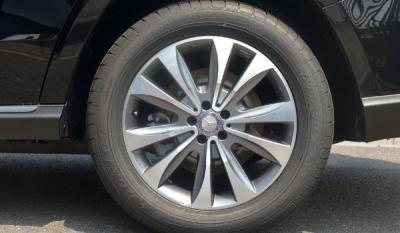 奔驰gls450 2021款轮胎型号 前后轮采用两种型号(275/45 r21和315/40 r21)