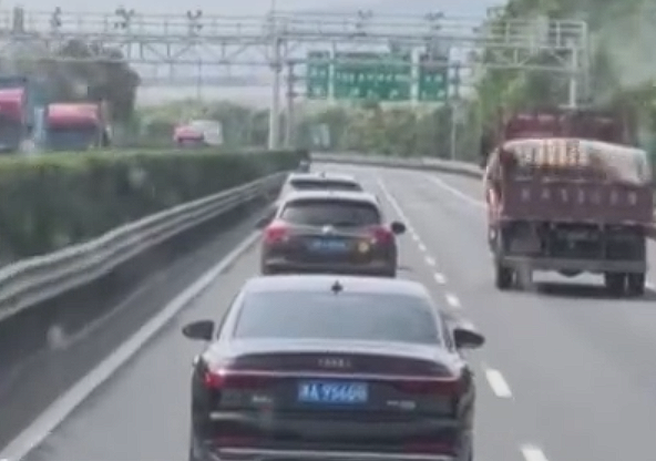 上海交警治理龟速车 专家给出建议：可分级处罚严查