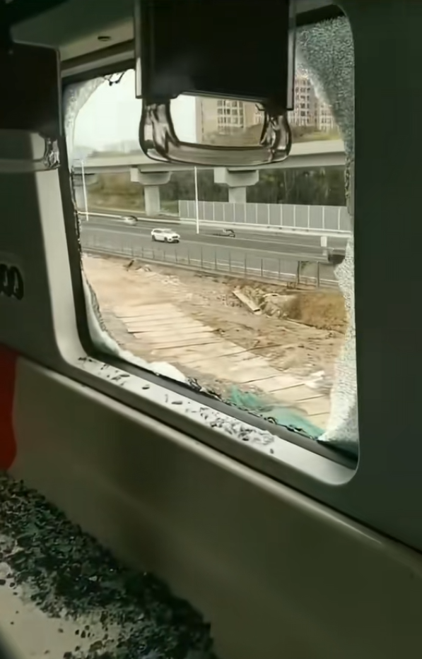 损失1800多万！上海地铁11号线遭起重机侵入直接原因公布