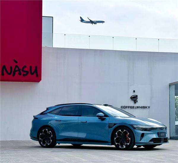 19.99万的007GT 极氪今晚诚意到位了