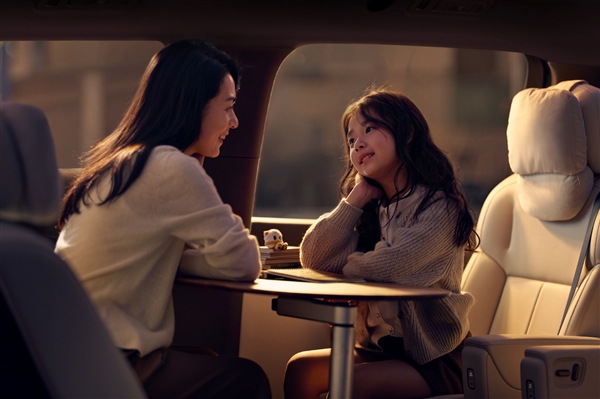 可对坐聊天吃饭娱乐工作！李想官宣理想MEGA Home家庭特别版