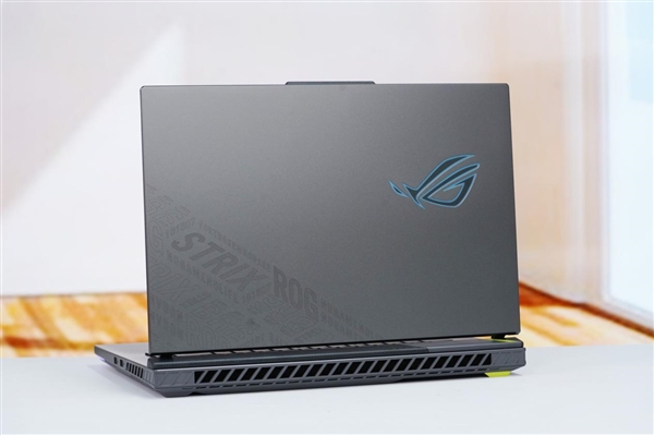 锐龙9 9955HX3D加持！ROG魔霸9笔记本图赏