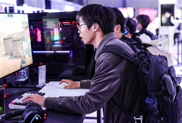 液氮超频+AI创作 华硕主板引领ROG DAY新玩法