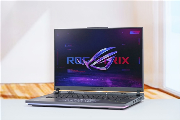 锐龙9 9955HX3D加持！ROG魔霸9笔记本图赏