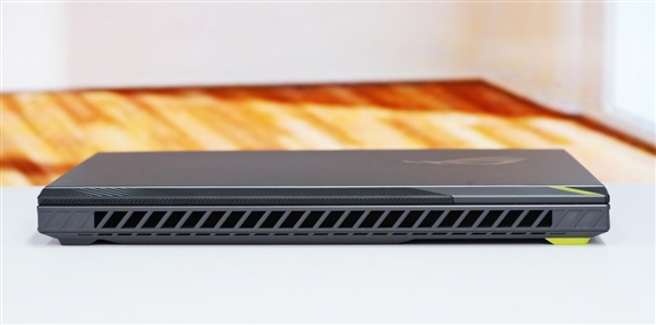 锐龙9 9955HX3D加持！ROG魔霸9笔记本图赏