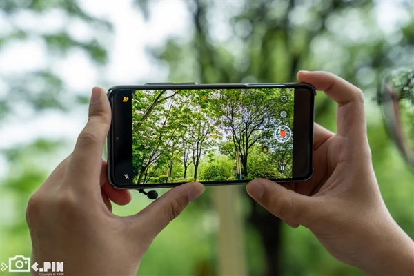 拍视频赶超苹果iPhone 蓝厂的新手机用起来到底怎么样