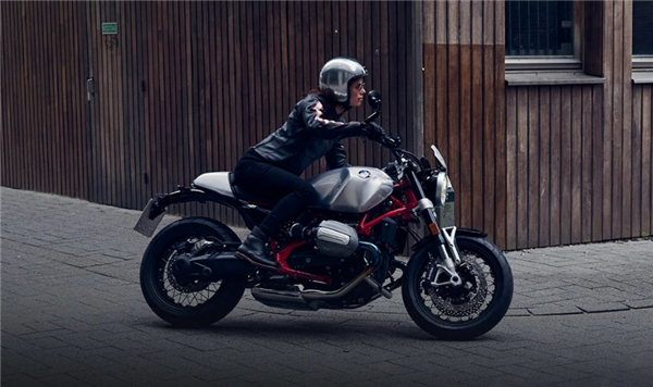 或15万起售 全新宝马R 12 nineT复古摩托亮相：配拳击手发动机