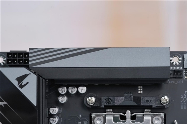 锐龙9000甜品座驾！技嘉B850M AORUS PRO WIFI7主板图赏