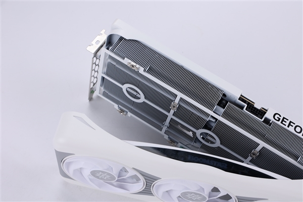 快拆新时代——影驰50系列星曜显卡一体式磁吸上盖全面解析